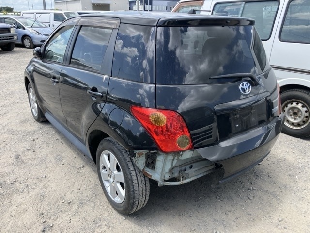 Toyota IST 2003 8359802-1