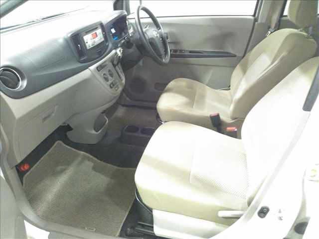 Toyota PIXIS EPOCH 2013 8359804-3