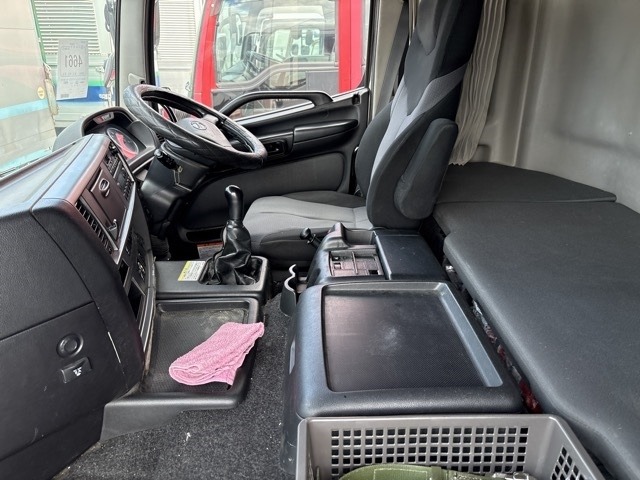 Hino PROFIA 2017 8361600-5