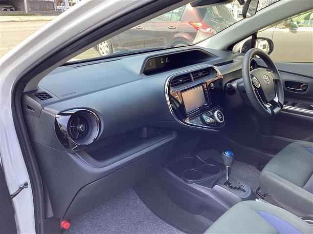 Toyota AQUA 2017 8418093-17