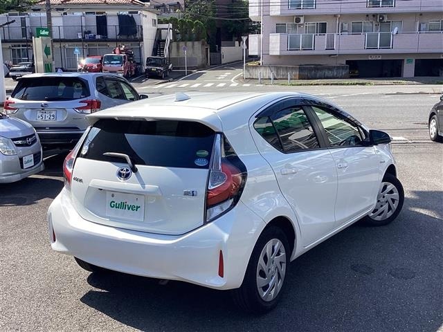 Toyota AQUA 2017 8418093-8