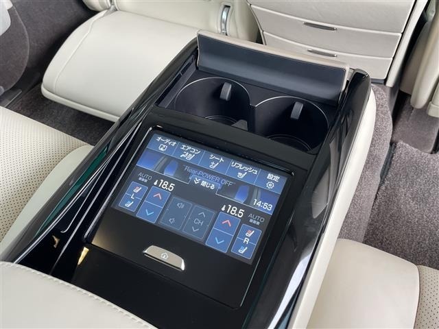 Toyota CENTURY 2019 8411406-17
