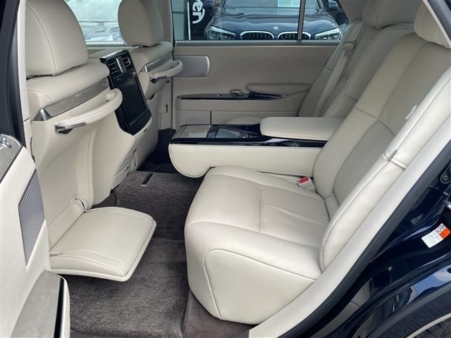 Toyota CENTURY 2019 8411406-3