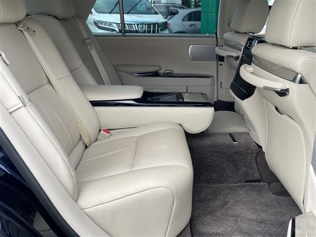 Toyota CENTURY 2019 8411406-5