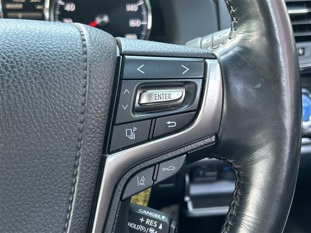 Toyota CROWN 2017 8389922-10