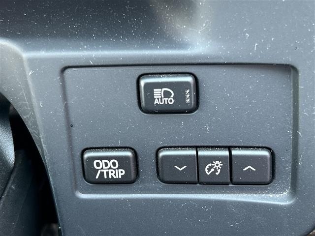Toyota CROWN 2017 8389922-12