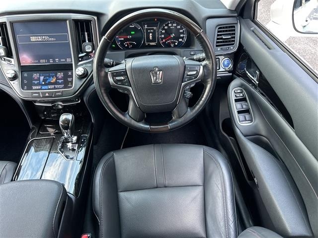Toyota CROWN 2017 8389922-16