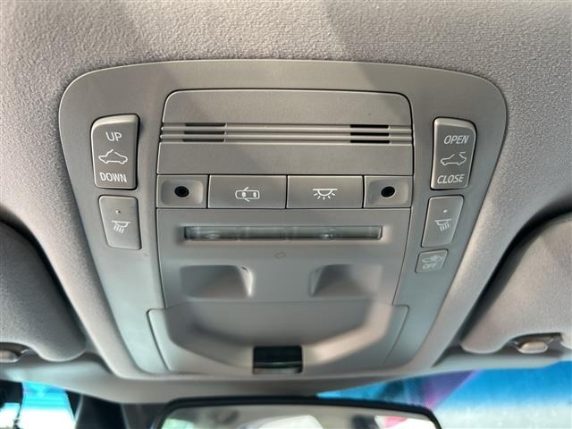 Toyota CROWN 2017 8389922-4