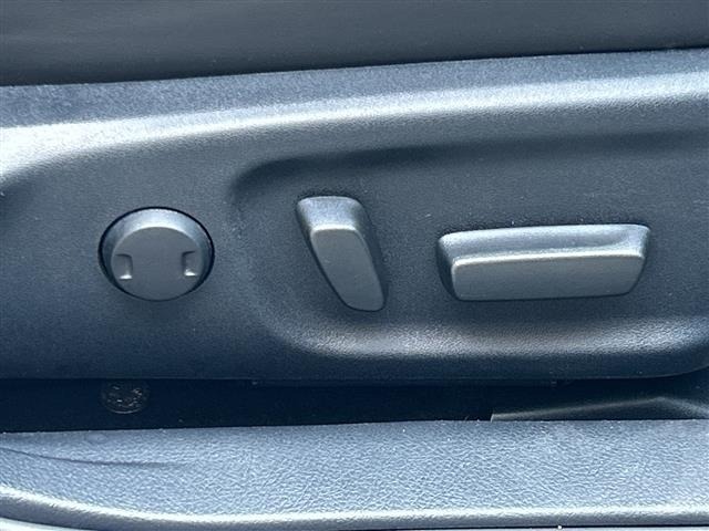 Toyota CROWN 2017 8389922-6