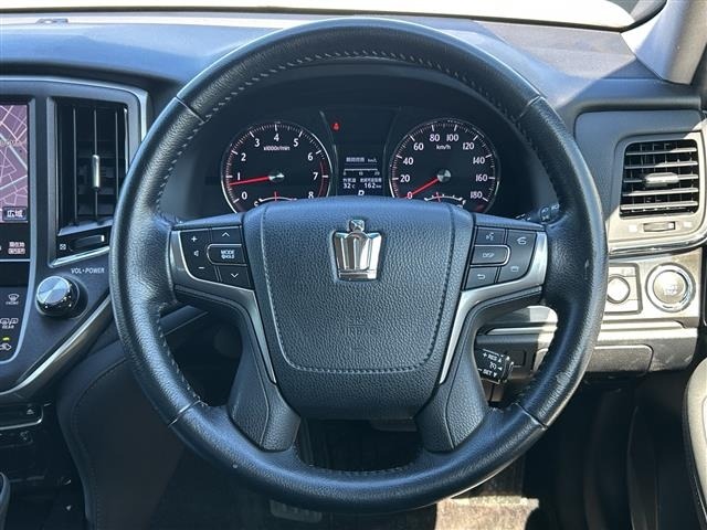 Toyota CROWN 2013 8390162-6