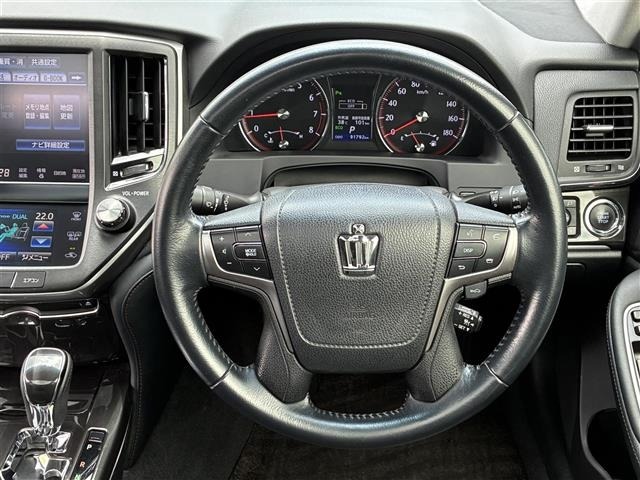 Toyota CROWN 2014 8390300-3