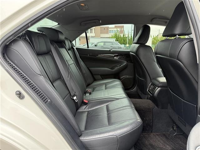 Toyota CROWN 2013 8390984-8