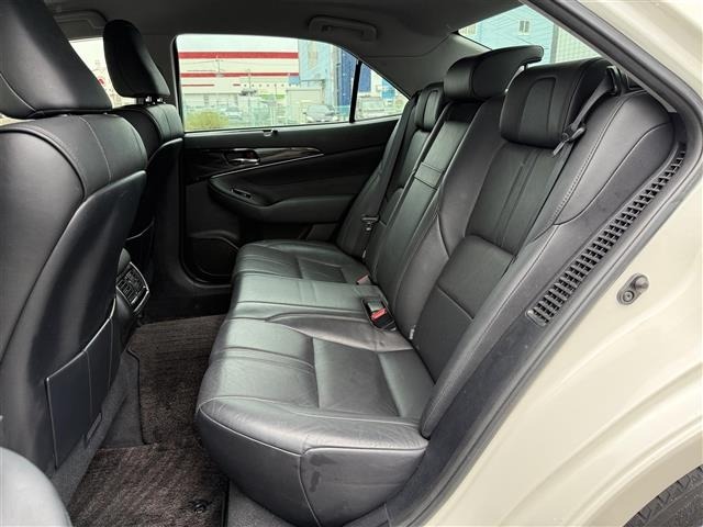 Toyota CROWN 2013 8390984-9