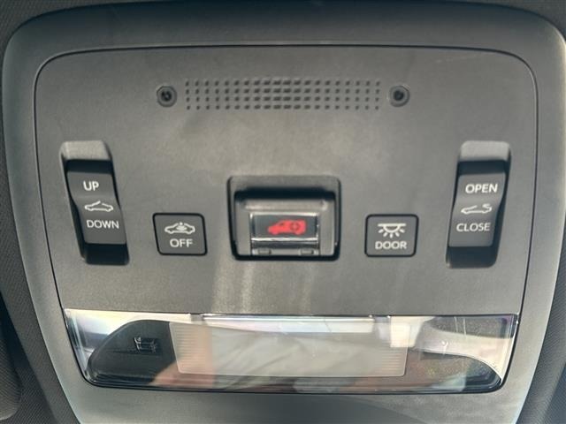 Toyota CROWN 2018 8391037-6