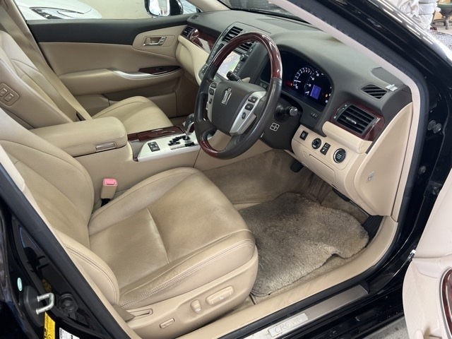 Toyota CROWN 2011 8391756-4