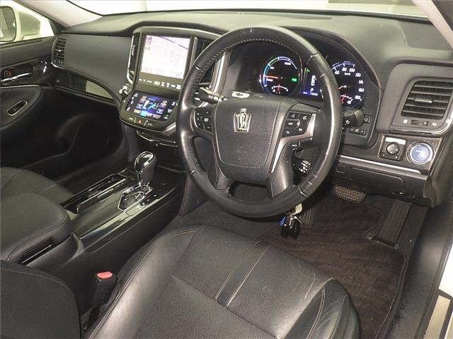 Toyota CROWN 2013 8392092-3