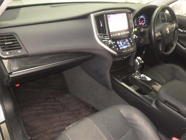 Toyota CROWN 2013 8392092-4