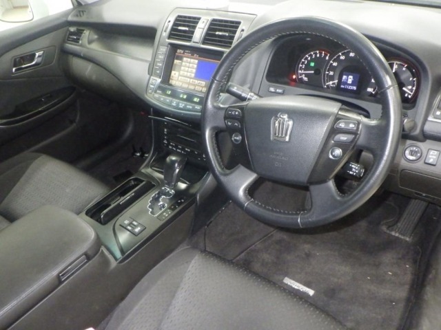 Toyota CROWN 2009 8392275-3