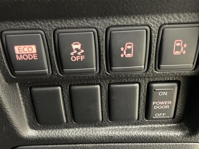 Nissan ELGRAND 2012 8417746-1