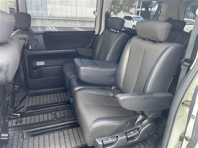 Nissan ELGRAND 2005 8417748-2