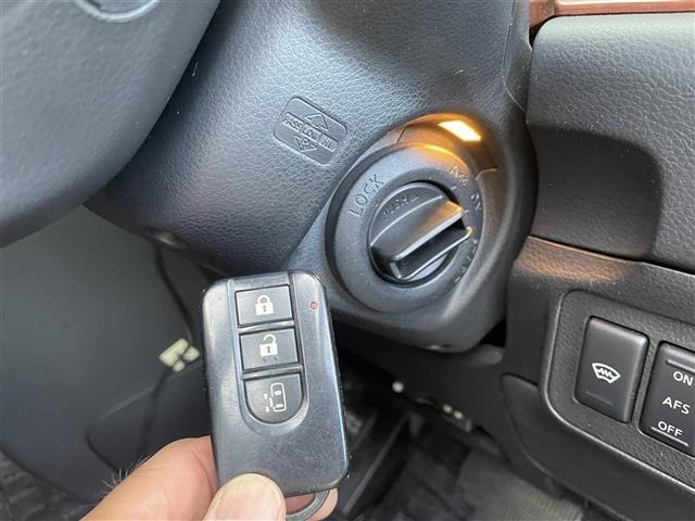 Nissan ELGRAND 2005 8417748-3