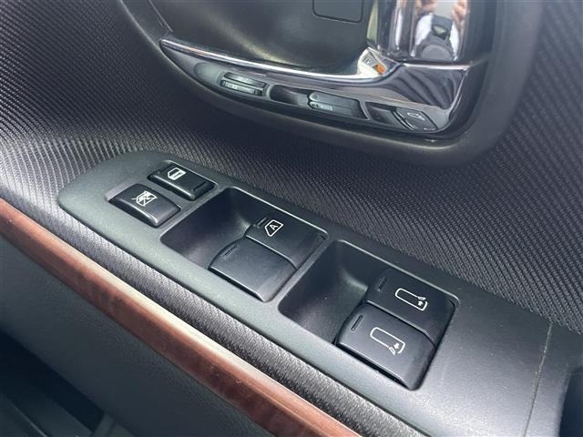Nissan ELGRAND 2005 8417748-8