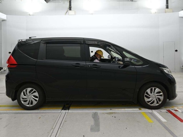 Honda FREED 2017 8417972-3