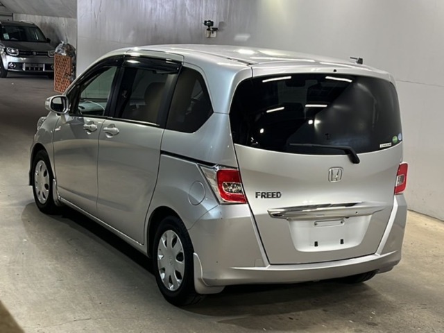 Honda FREED 2015 8417980-1