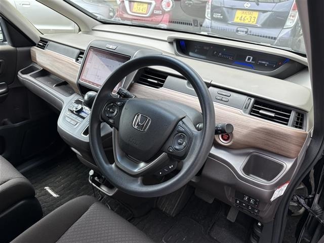Honda FREED 2022 8418192-14
