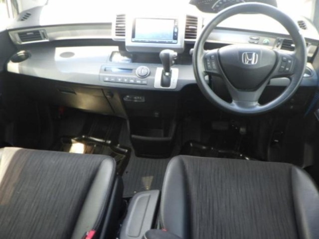 Honda FREED 2015 8418570-3