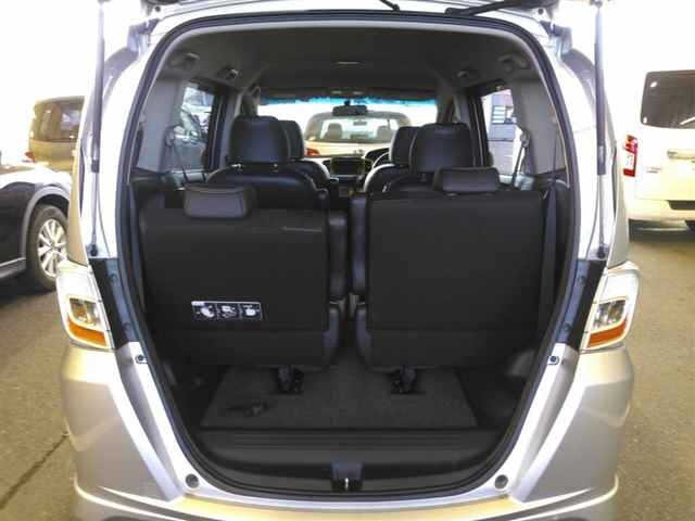 Honda FREED 2011 8418627-10