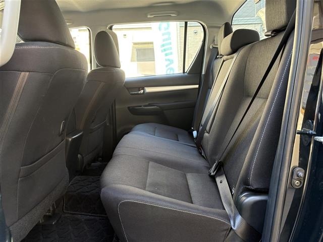 Toyota HILUX 2023 8385010-11