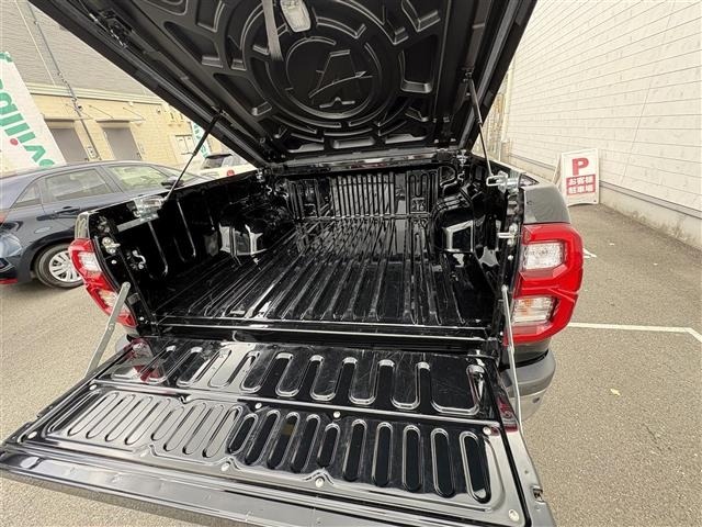 Toyota HILUX 2023 8385010-20