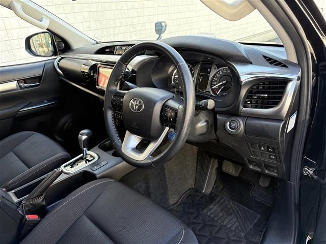 Toyota HILUX 2023 8385010-5