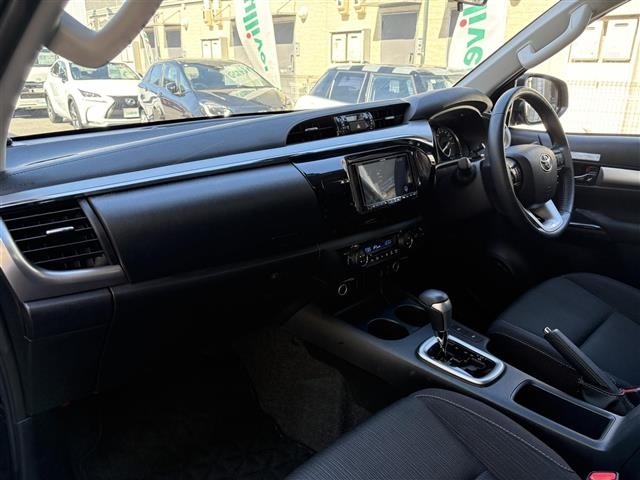 Toyota HILUX 2023 8385010-7