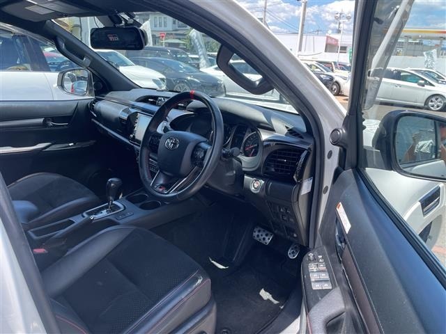 Toyota HILUX 2023 8385066-4