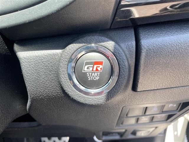Toyota HILUX 2023 8385066-7