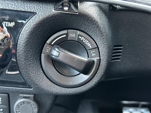 Toyota HILUX 2023 8385222-10