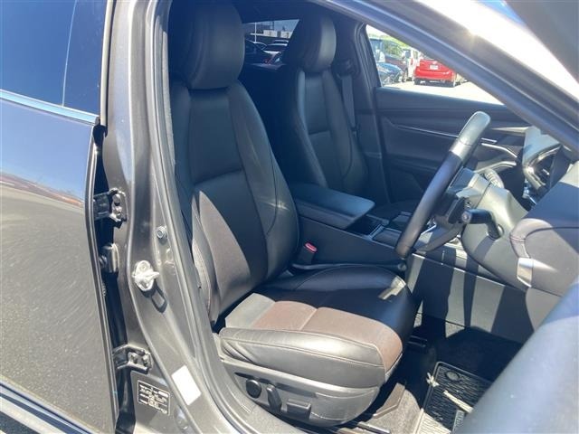 Mazda MAZDA3 2023 8418052-26