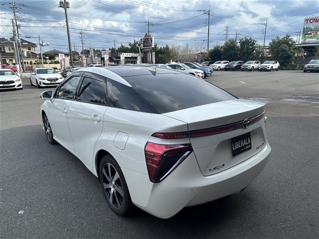 Toyota Mirai 2017 8410667-1