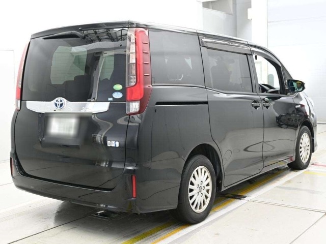 Toyota NOAH 2014 8421198-1