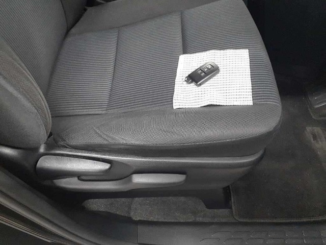 Toyota NOAH 2014 8421198-10