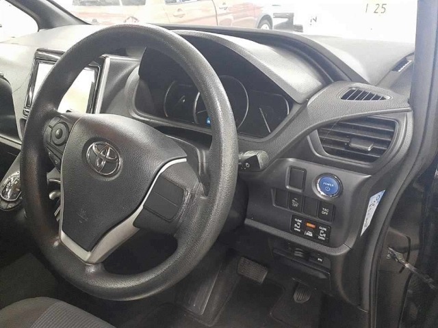 Toyota NOAH 2014 8421198-9