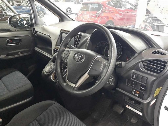 Toyota NOAH 2019 8421199-9