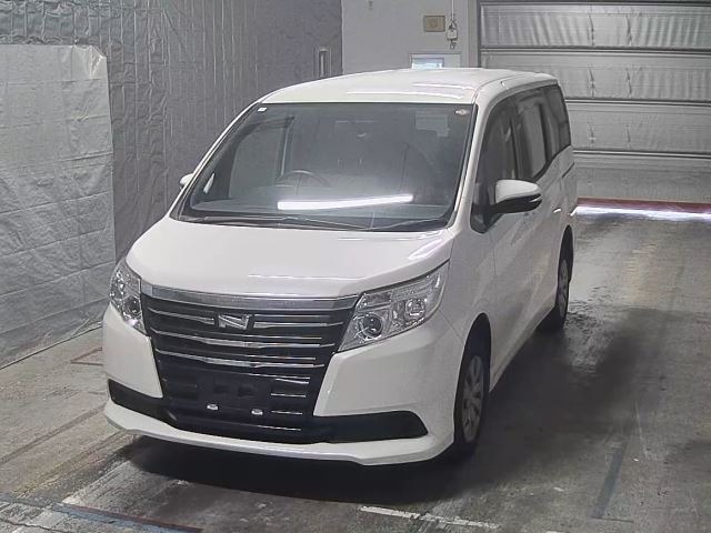 Toyota NOAH 2016 8421202-0
