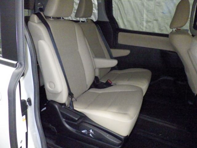 Toyota NOAH 2016 8421202-5