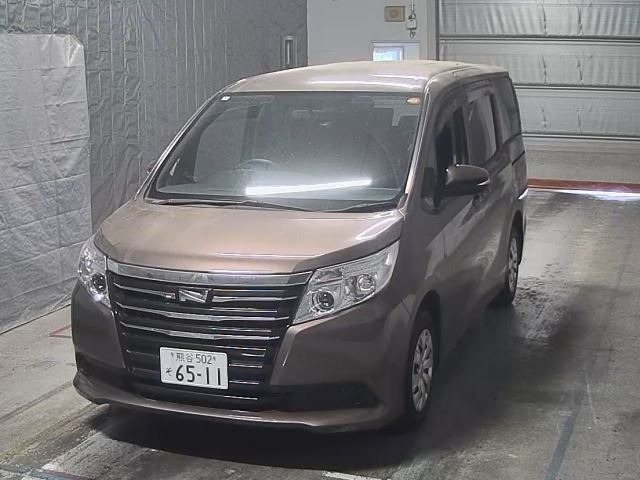 Toyota NOAH 2014 8421210-0