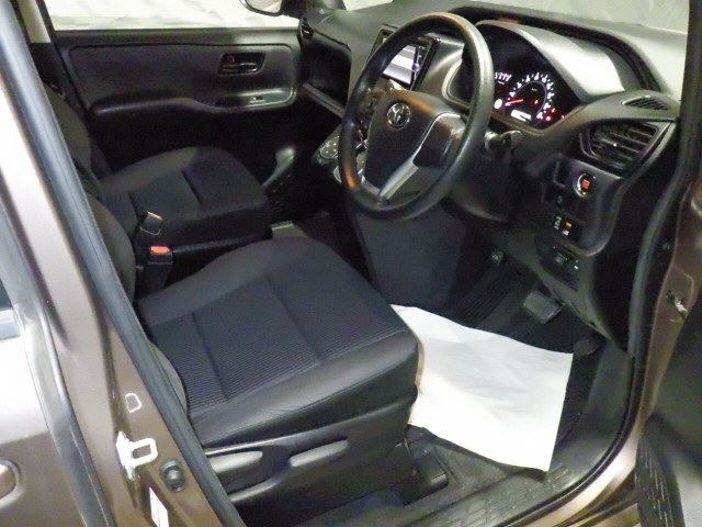 Toyota NOAH 2014 8421210-3