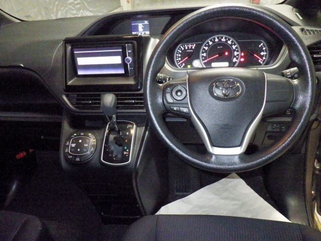 Toyota NOAH 2014 8421210-4