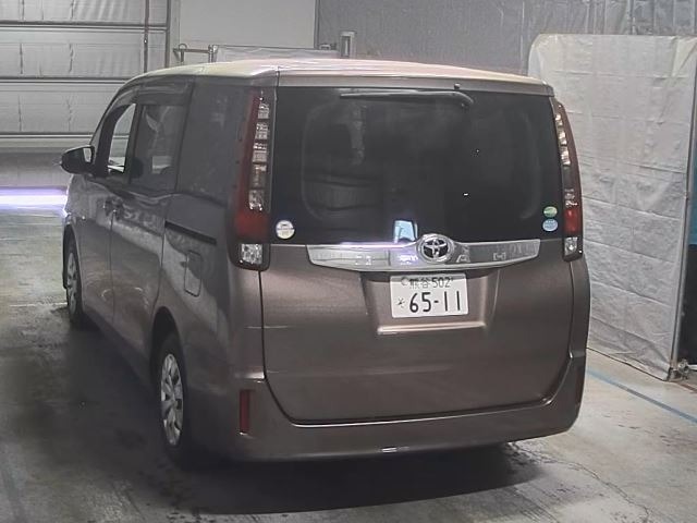 Toyota NOAH 2014 8421210-8